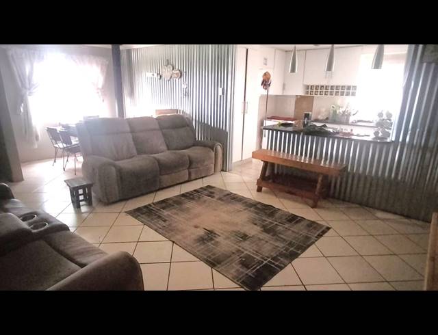 FARM TO LET IN AGRICULTURAL HOLDING 400